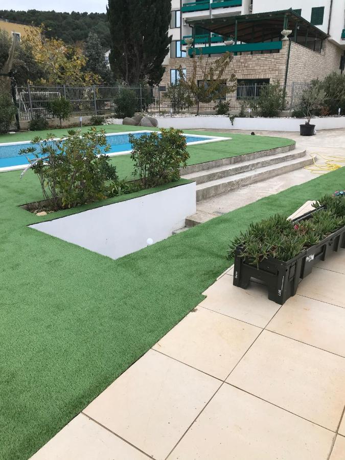 Villa Unique Sur La Plage Pour Des Vacances Inoubliables En Famille Ou Entre Amis Pour 10 Personnes Слатине Экстерьер фото