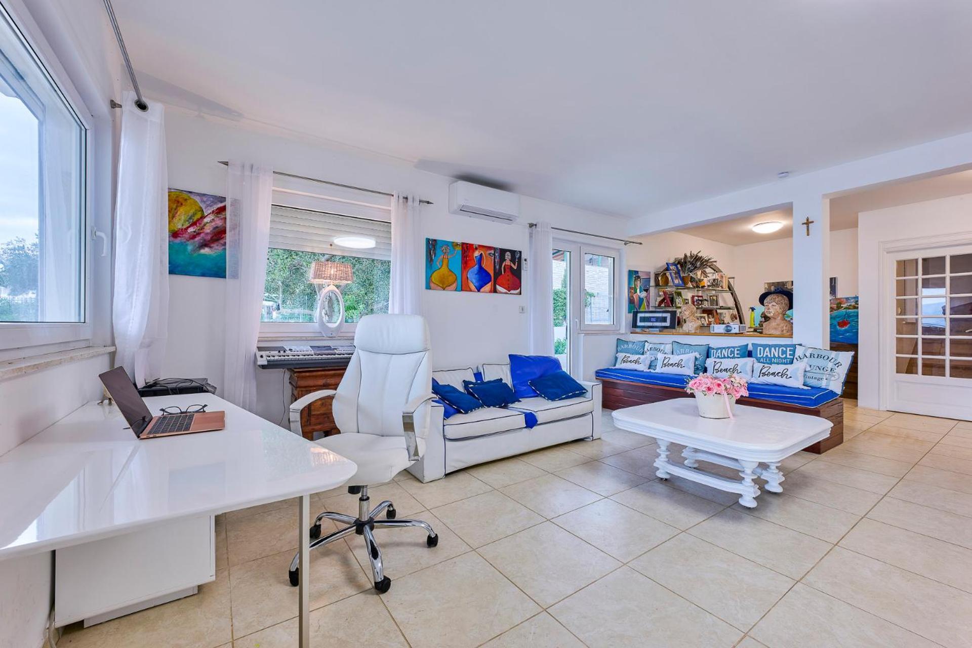 Villa Unique Sur La Plage Pour Des Vacances Inoubliables En Famille Ou Entre Amis Pour 10 Personnes Слатине Экстерьер фото