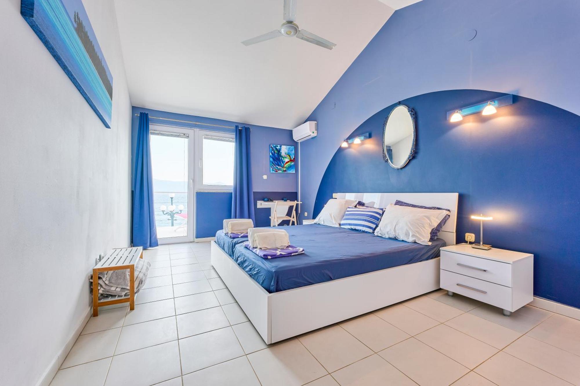 Villa Unique Sur La Plage Pour Des Vacances Inoubliables En Famille Ou Entre Amis Pour 10 Personnes Слатине Экстерьер фото